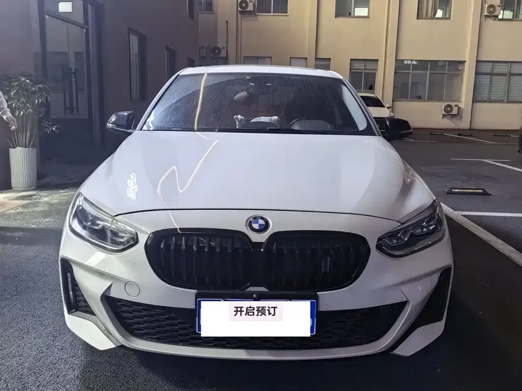 BMW 1 Series 2023 из CN, фото 3
