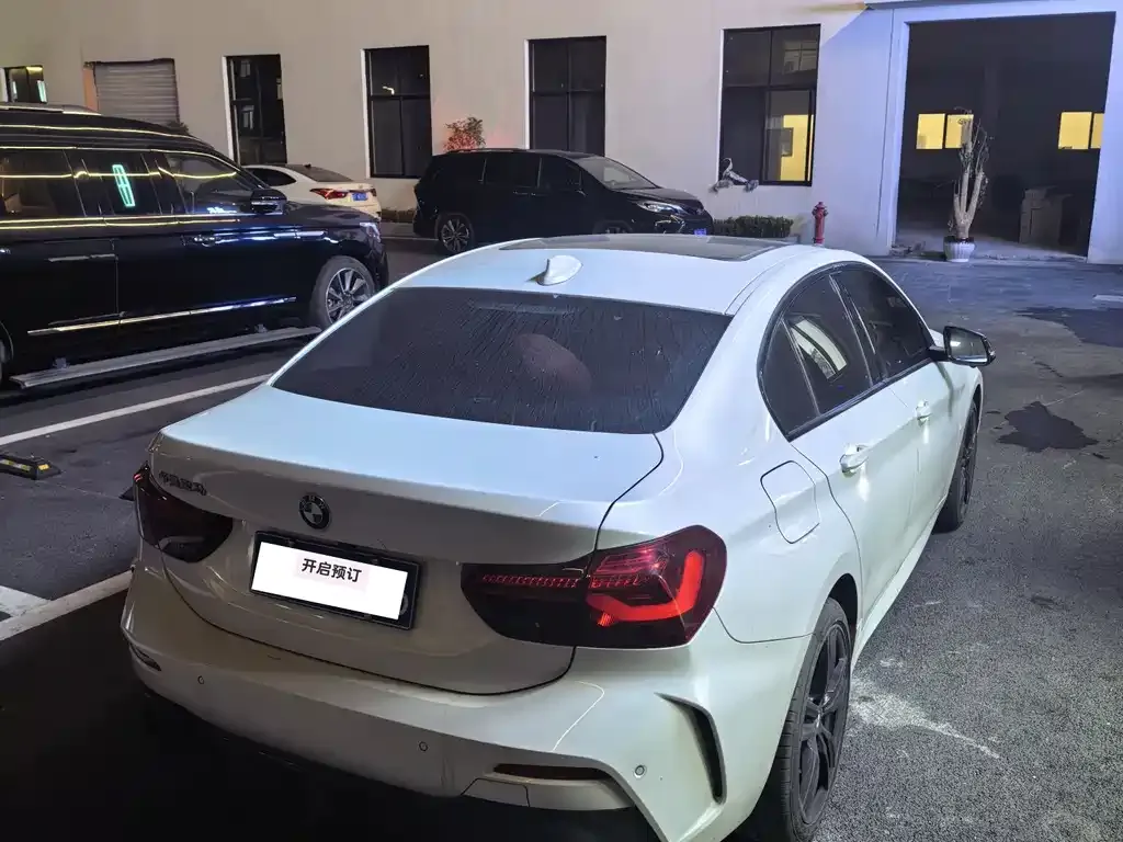 BMW 1 Series 2023 из CN, фото 10