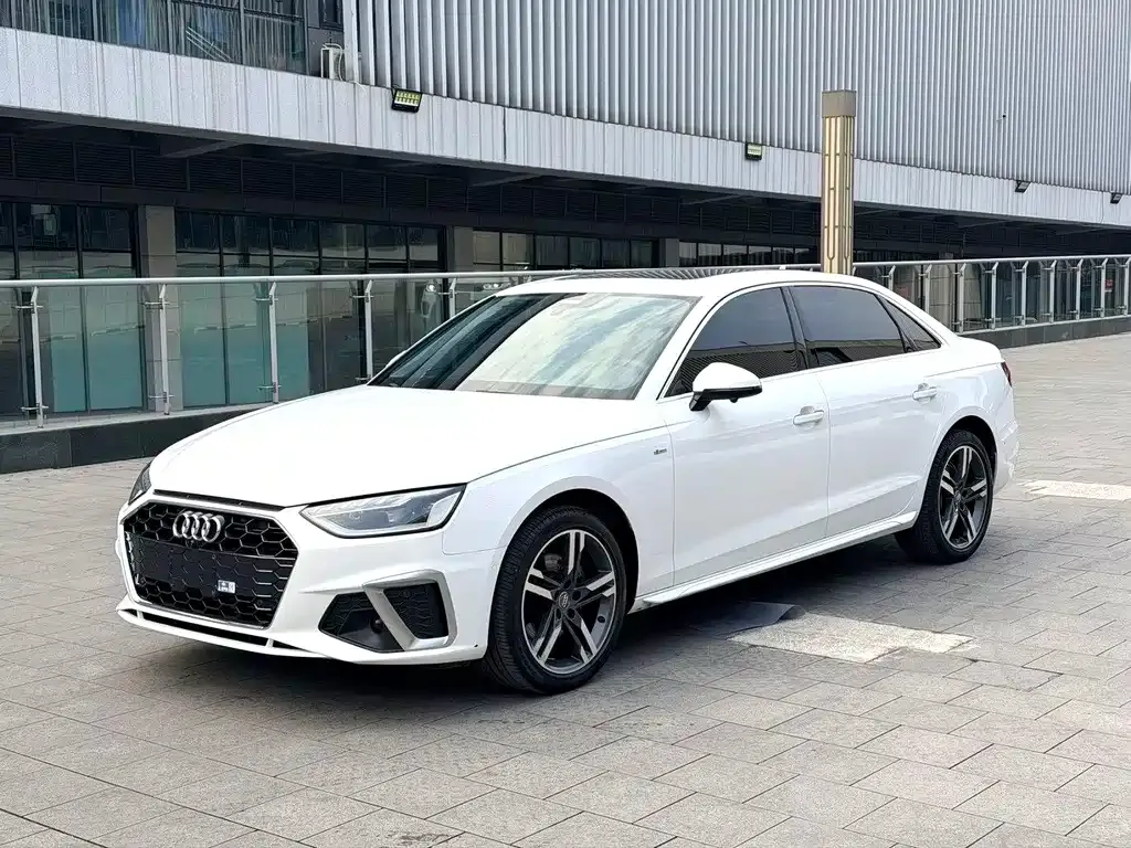 Audi A4L 2021 из CN, фото 1