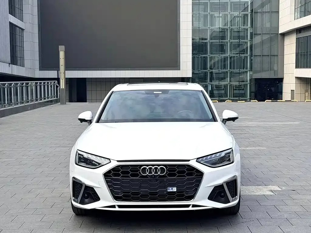 Audi A4L 2021 из CN, фото 6