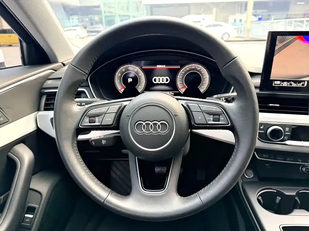Audi A4L 2021 из CN, фото 2