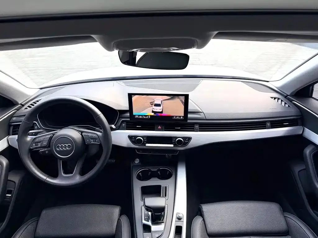Audi A4L 2021 из CN, фото 3