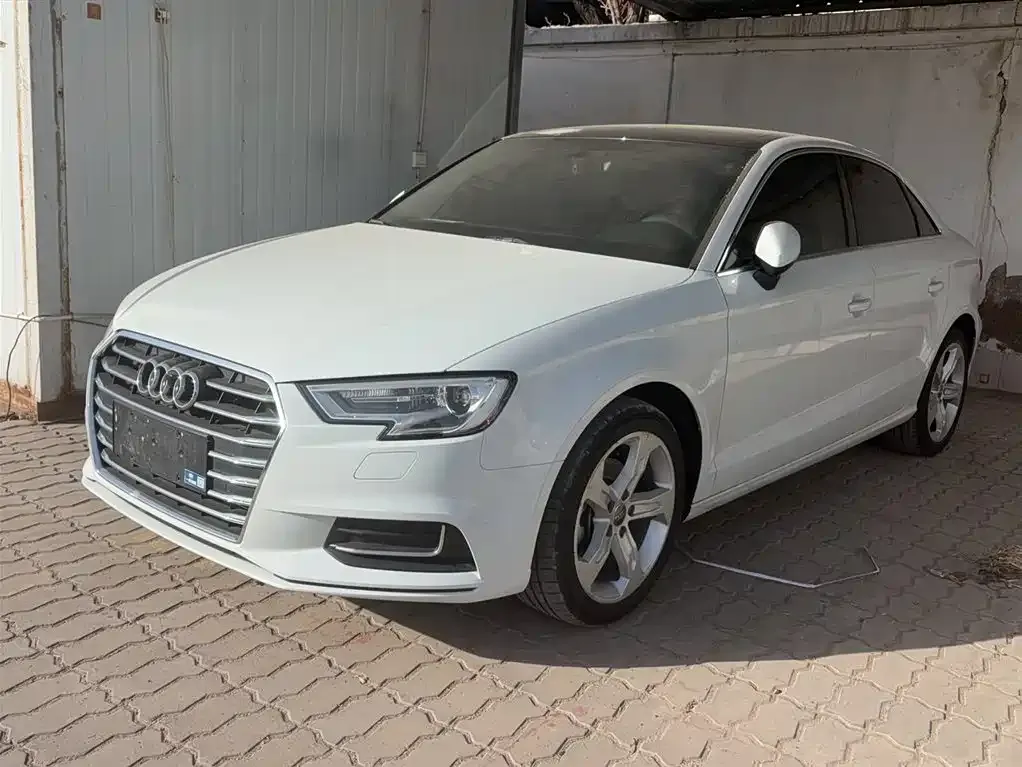 Audi A3 — фото 1