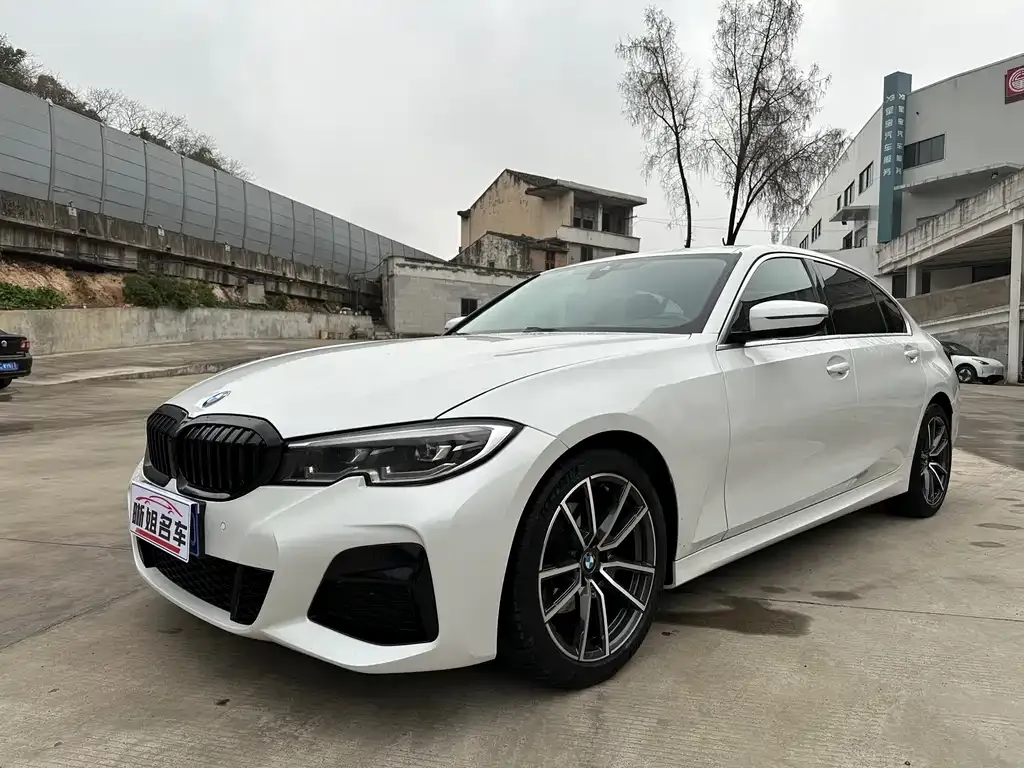 BMW 3 Series 2022 из CN, фото 1