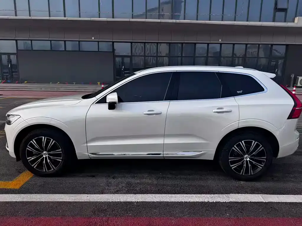 Volvo XC60 2022 из CN, фото 3