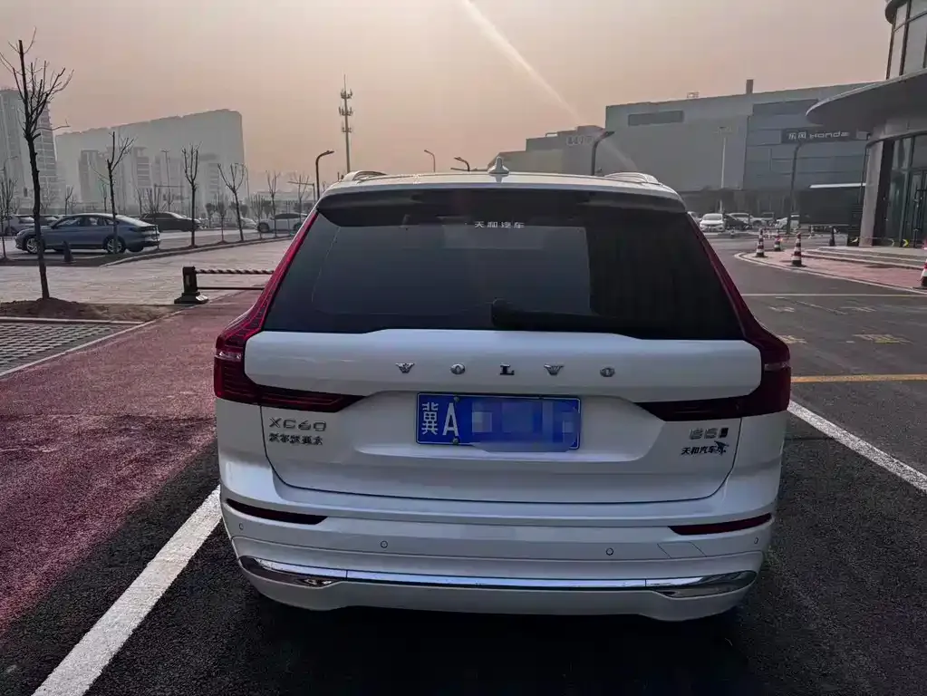 Volvo XC60 2022 из CN, фото 7