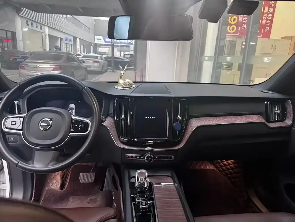 Volvo XC60 2022 из CN, фото 5