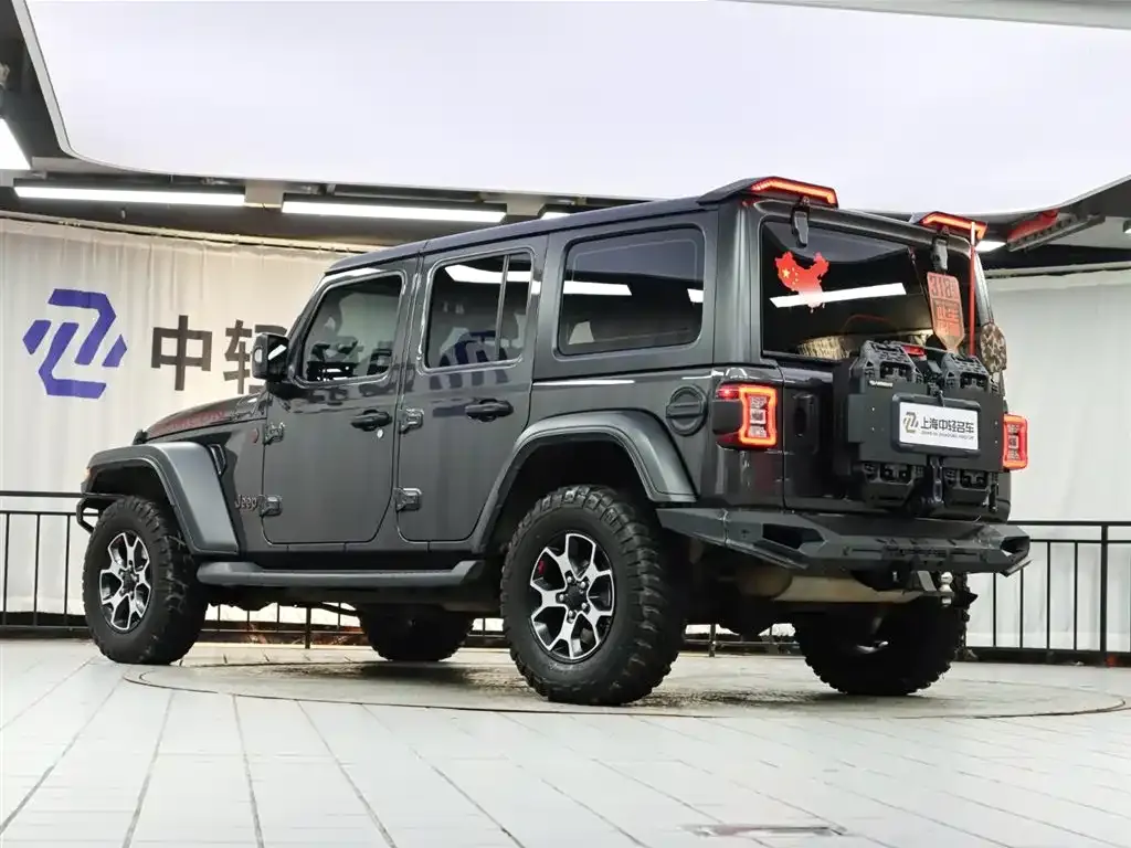 Jeep Wrangler — фото 7
