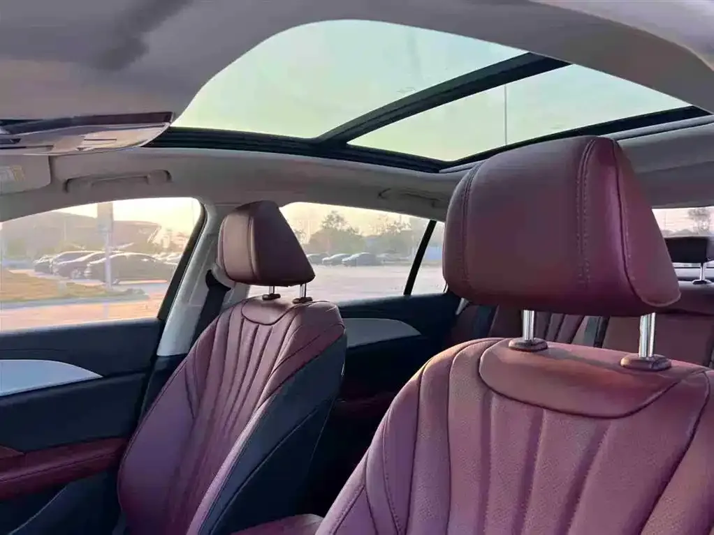 Hongqi H5 2025 из CN, фото 2