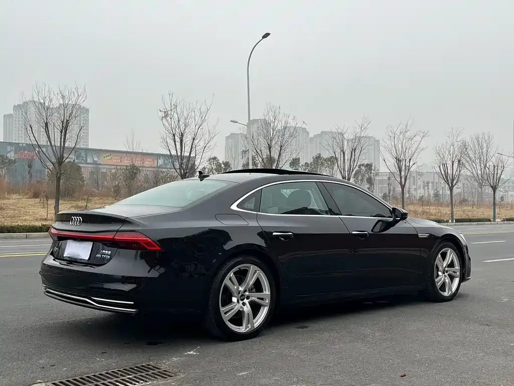 Audi A7L — фото 2