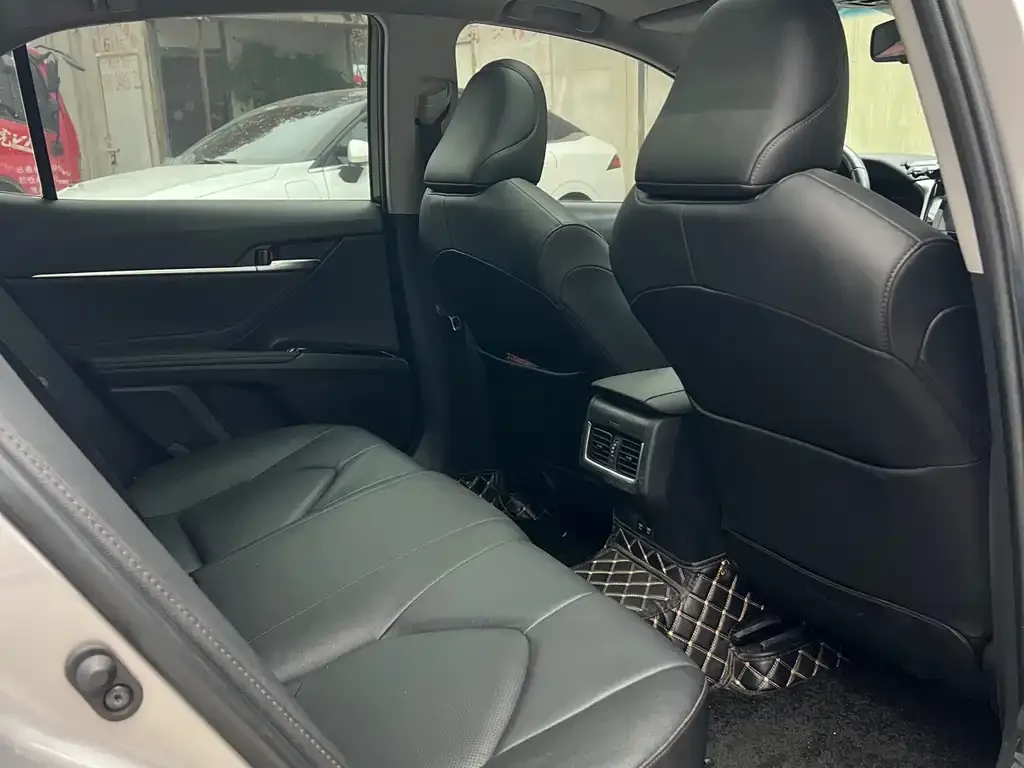 Toyota Camry 2022 из CN, фото 2