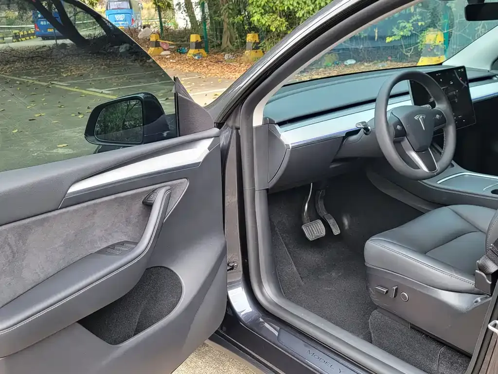 Tesla Model Y 2024 из CN, фото 8