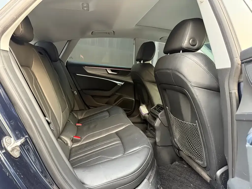 Audi A7 2021 из CN, фото 6
