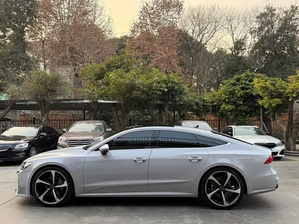 Audi A7 2021 из CN, фото 10