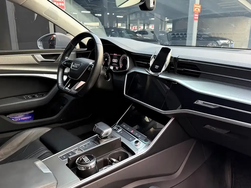 Audi A7 2021 из CN, фото 8
