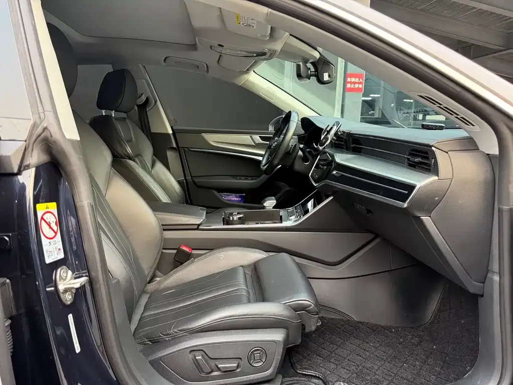 Audi A7 2021 из CN, фото 3
