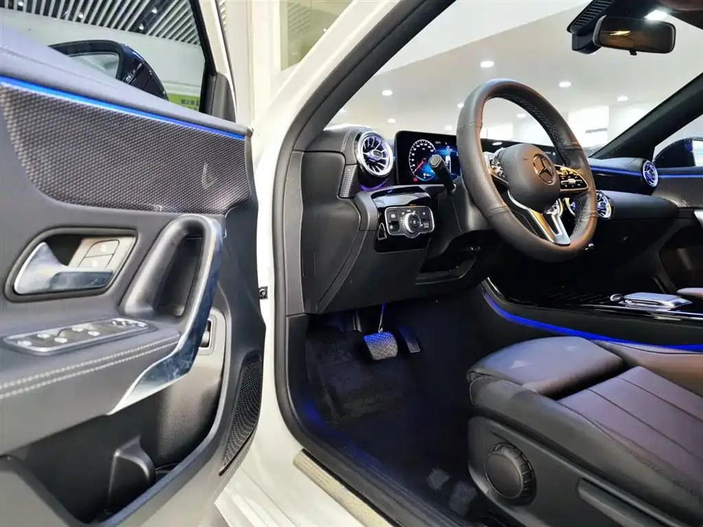 Mercedes-Benz A-Class — фото 10