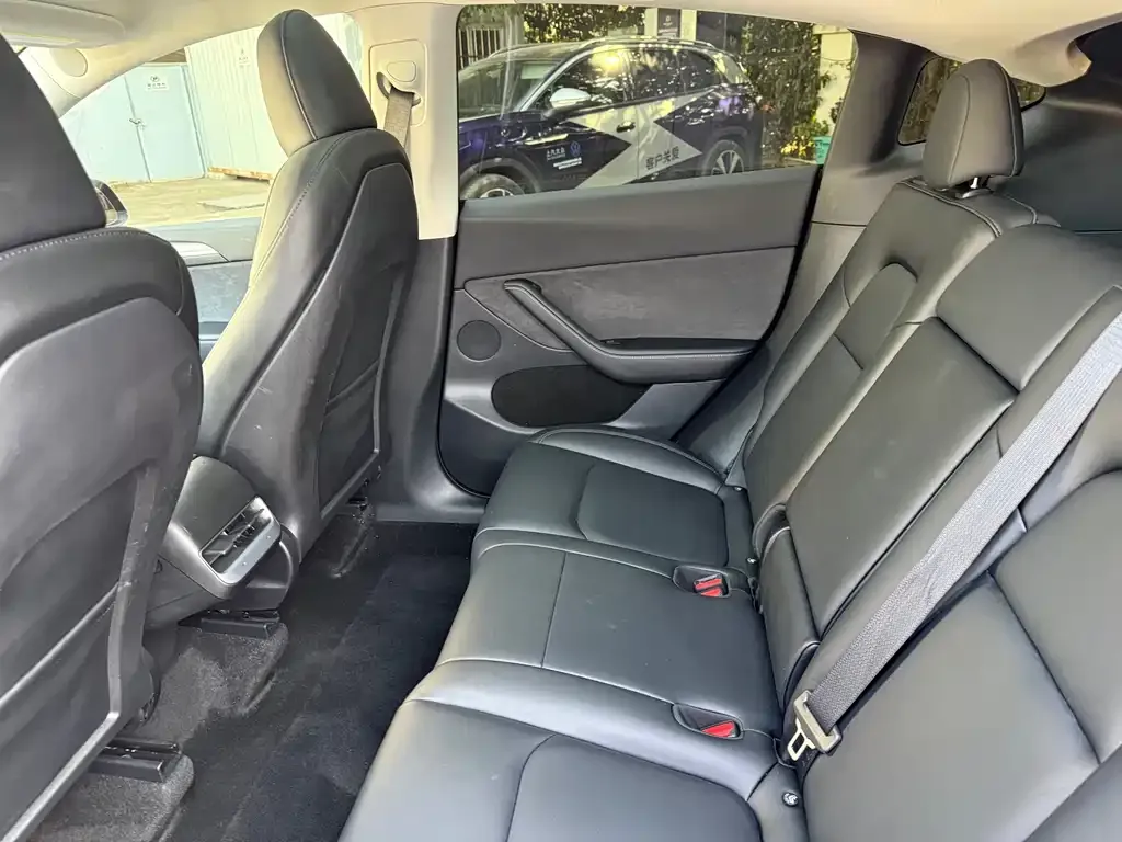 Tesla Model Y 2024 из CN, фото 8