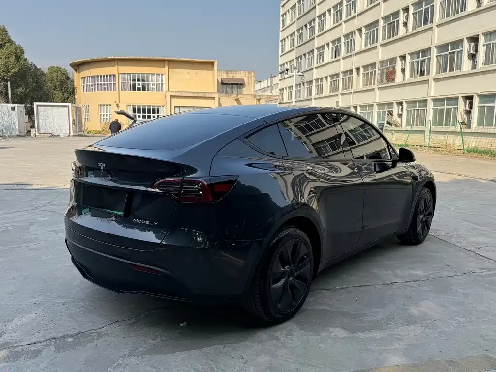 Tesla Model Y 2024 из CN, фото 4
