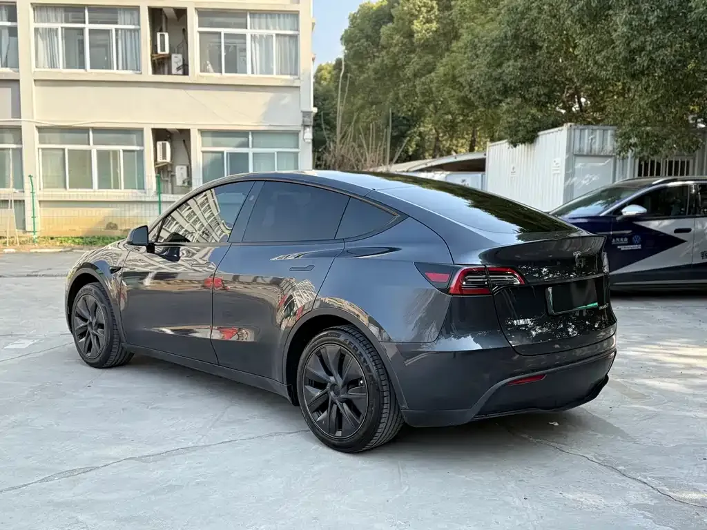 Tesla Model Y 2024 из CN, фото 5