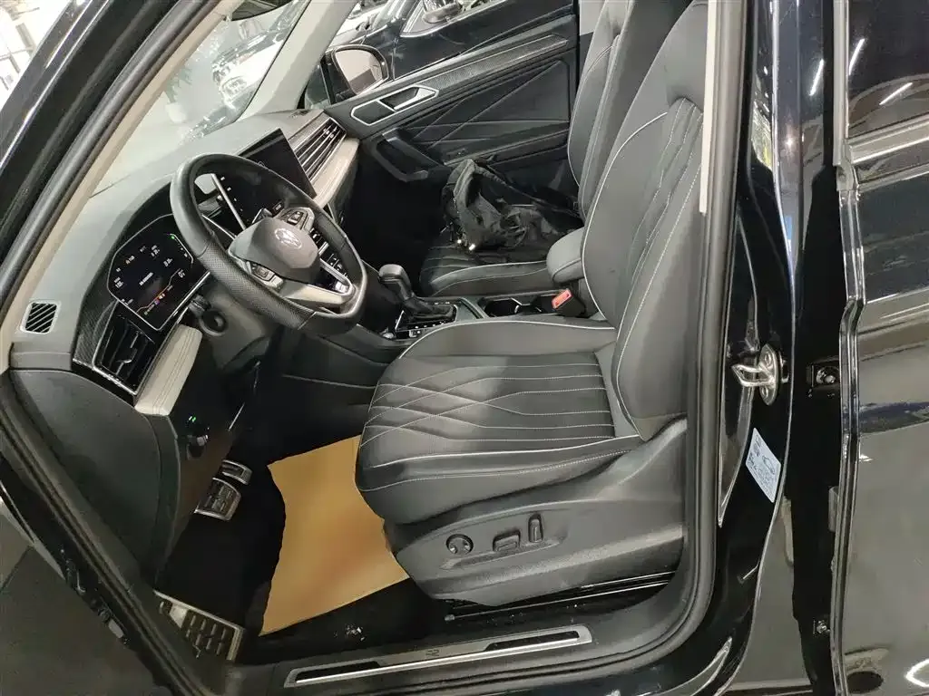 Volkswagen Tiguan L 2024 из CN, фото 7