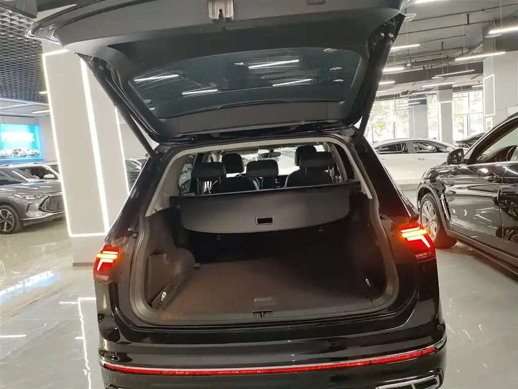 Volkswagen Tiguan L 2024 из CN, фото 10