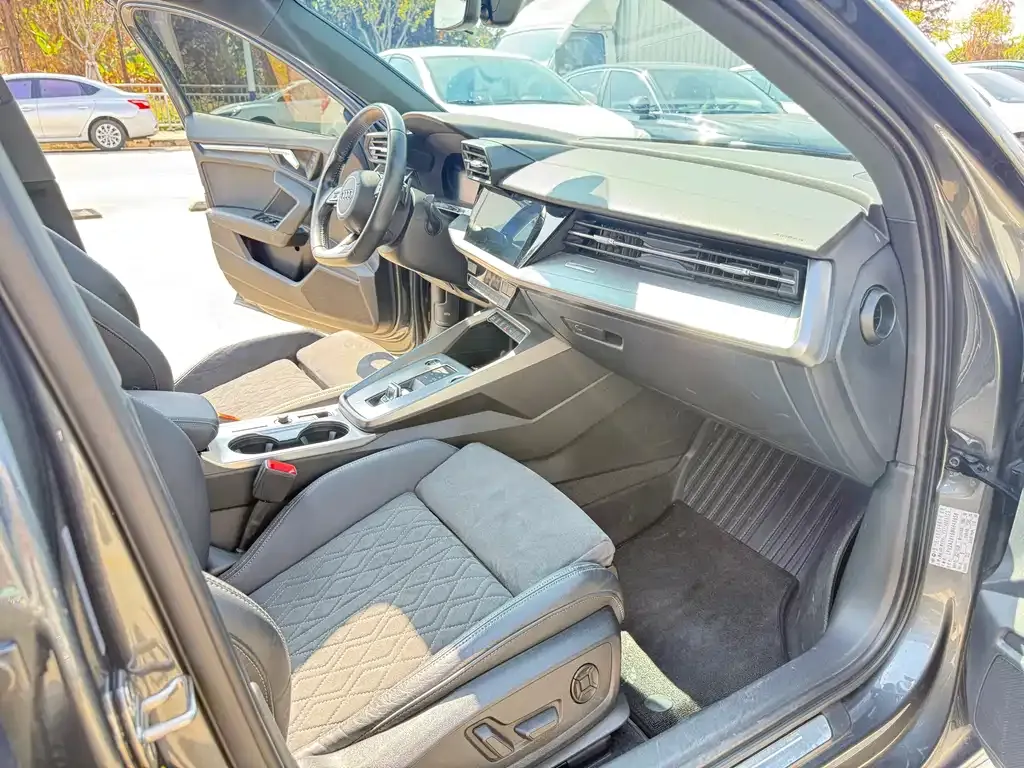 Audi A3 2021 из CN, фото 2
