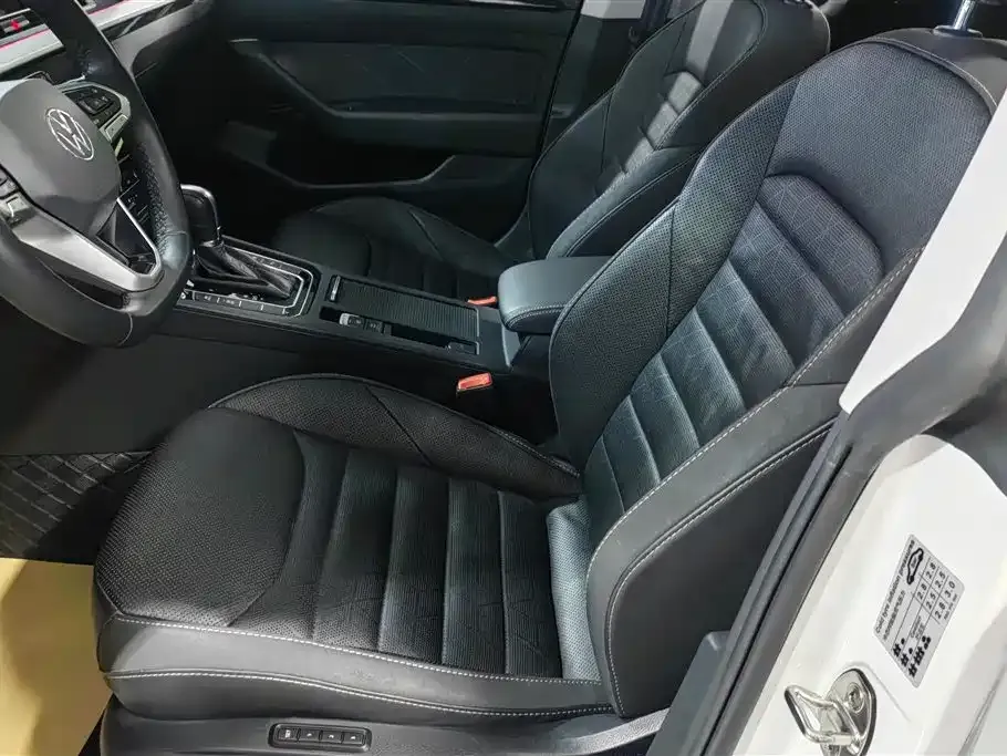 Volkswagen CC 2022 из CN, фото 4