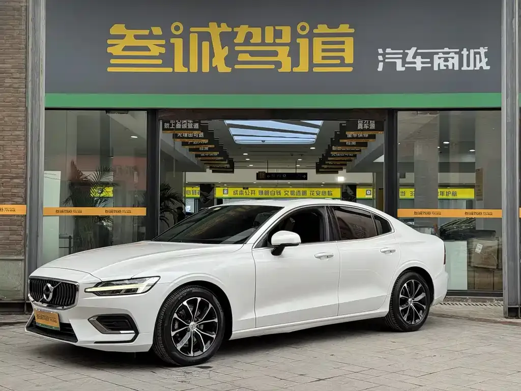 Volvo S60 2021 из CN, фото 5
