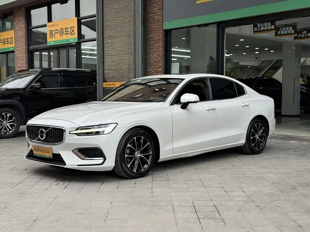 Volvo S60 2021 из CN, фото 8