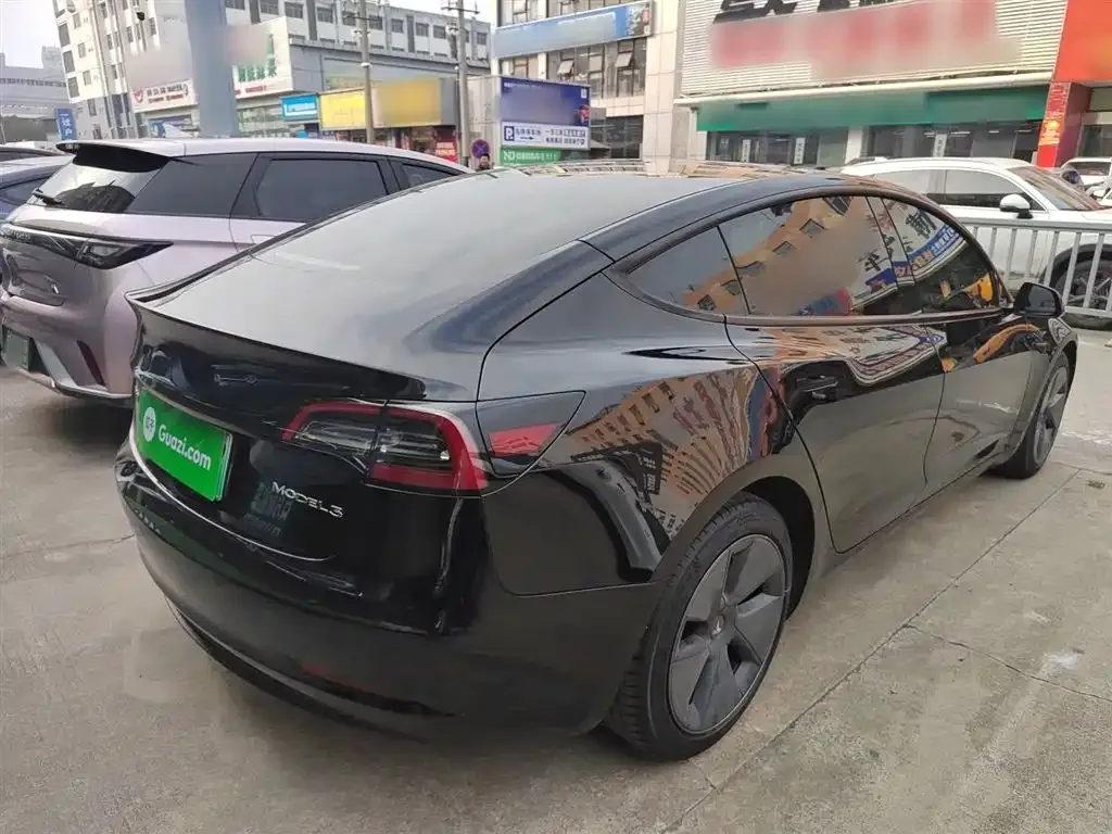Tesla Model 3 — фото 10