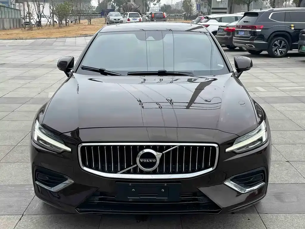 Volvo S60 2021 из CN, фото 3