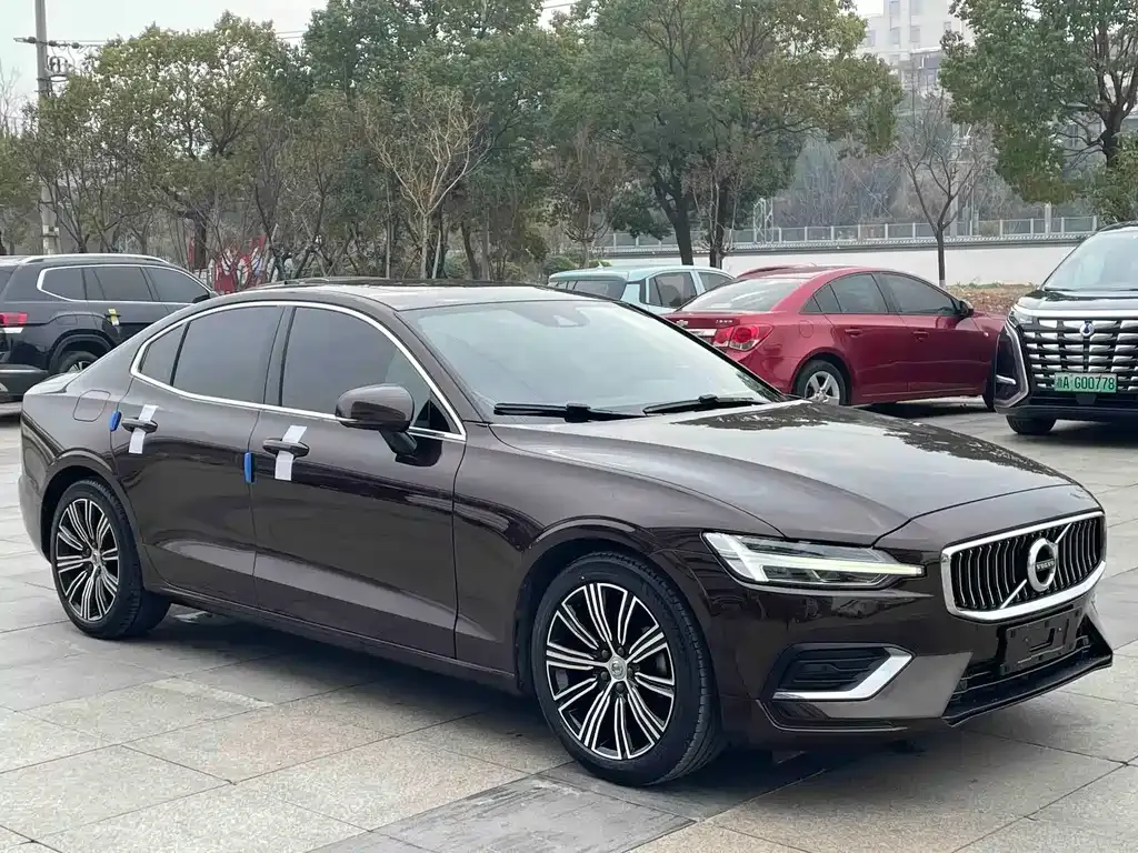 Volvo S60 2021 из CN, фото 4