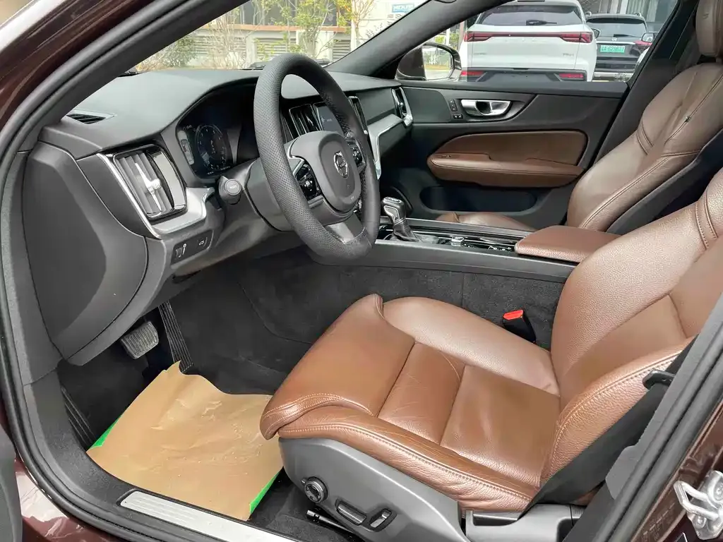 Volvo S60 2021 из CN, фото 7