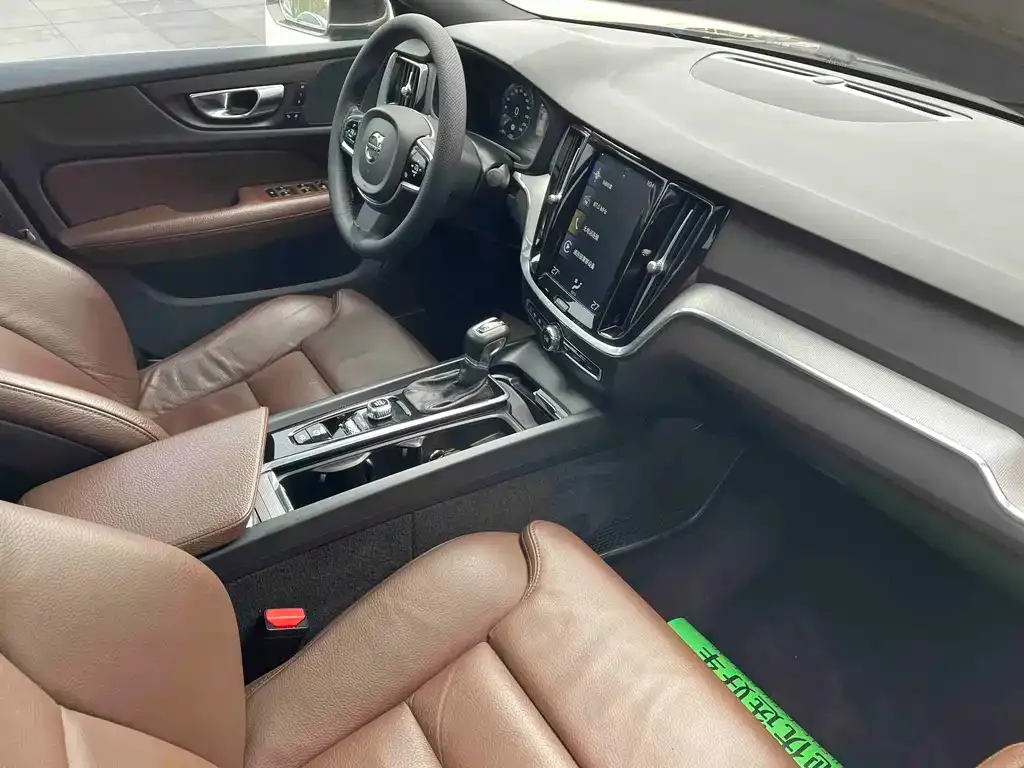 Volvo S60 2021 из CN, фото 8