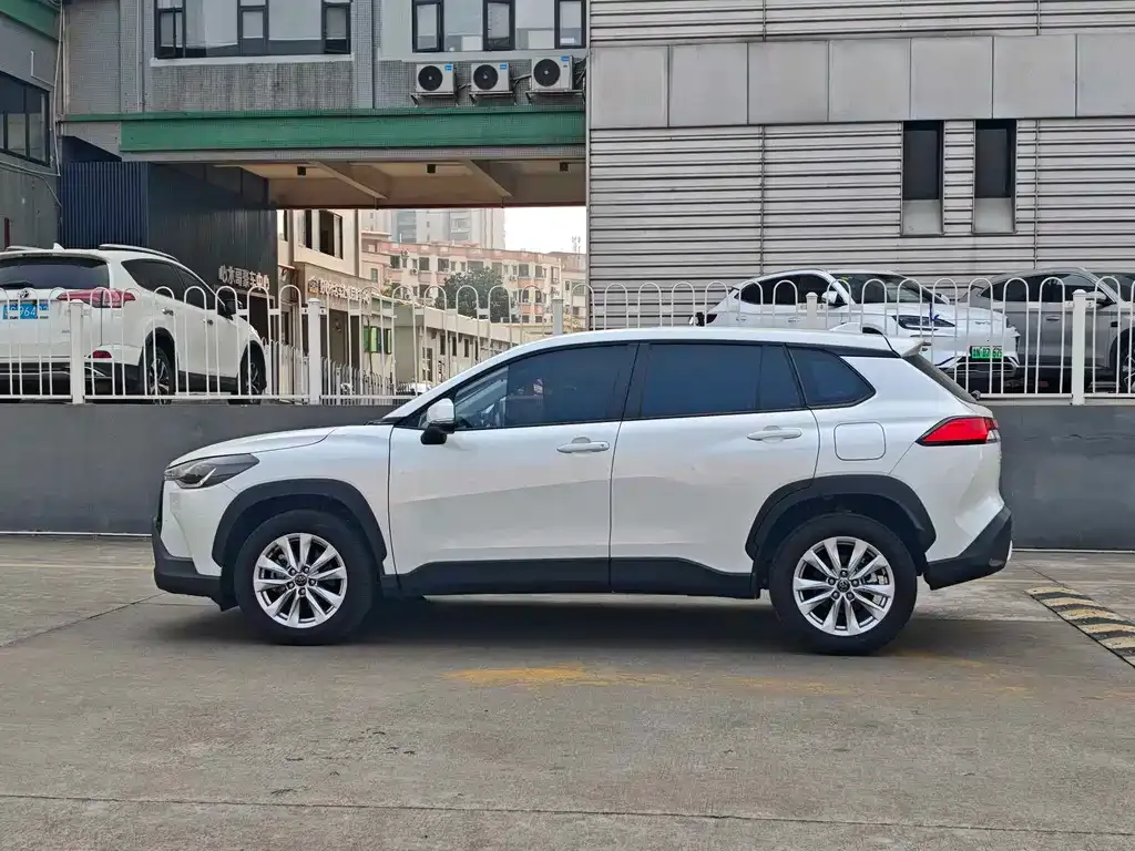 Toyota Corolla Cross 2025 из CN, фото 9