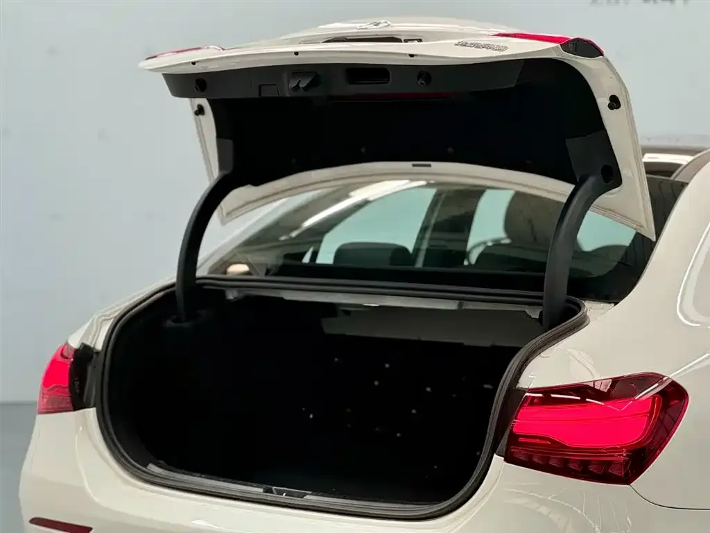 Mercedes-Benz A-Class 2024 из CN, фото 2