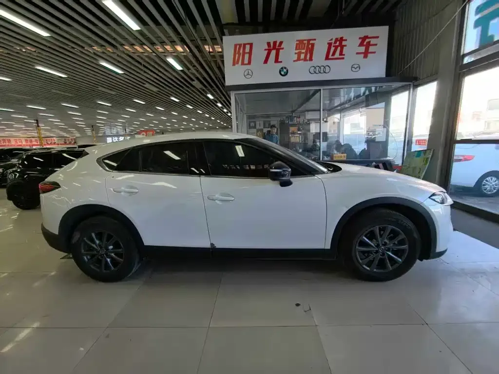 Mazda CX-4 2022 из CN, фото 6