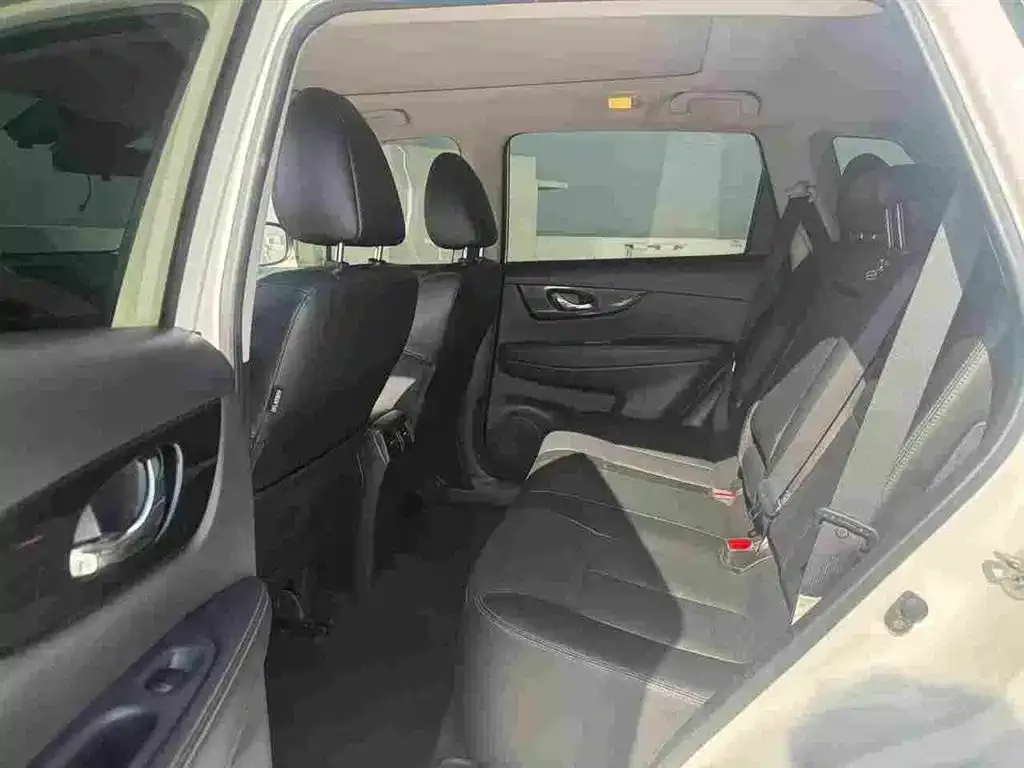 Nissan X-Trail 2023 из CN, фото 2