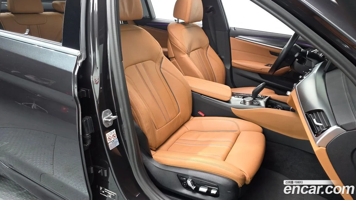 BMW 5-Series 2023 из KR, фото 10