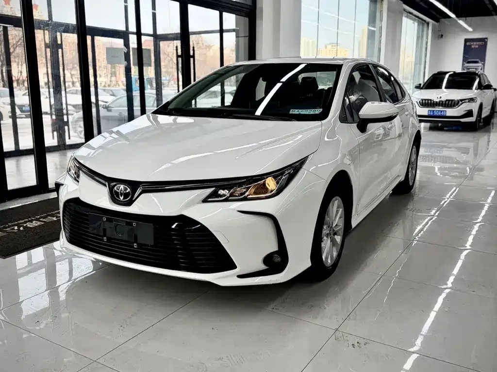 Toyota Corolla — фото 1