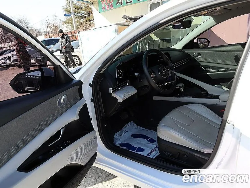 Hyundai AVANTE — фото 3