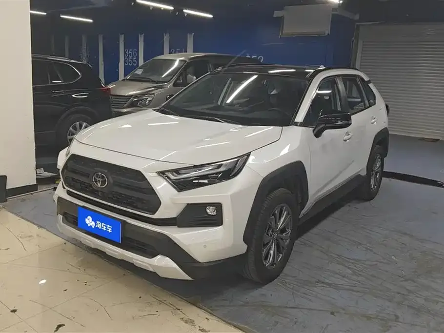 Toyota RAV4 2023 из CN, фото 1