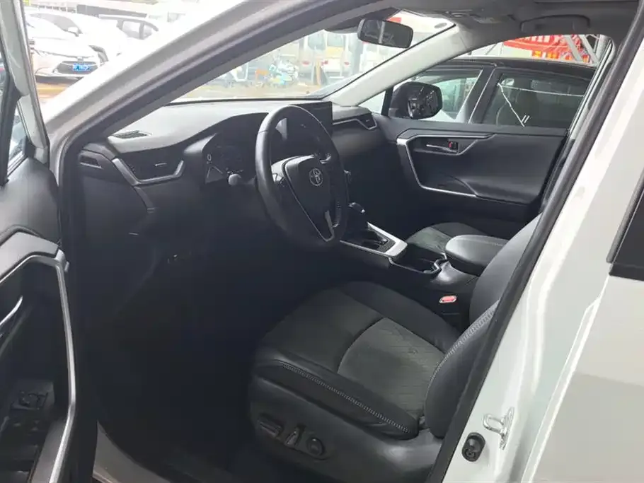 Toyota RAV4 2023 из CN, фото 7