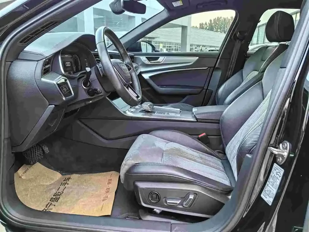 Audi A6L 2023 из CN, фото 4