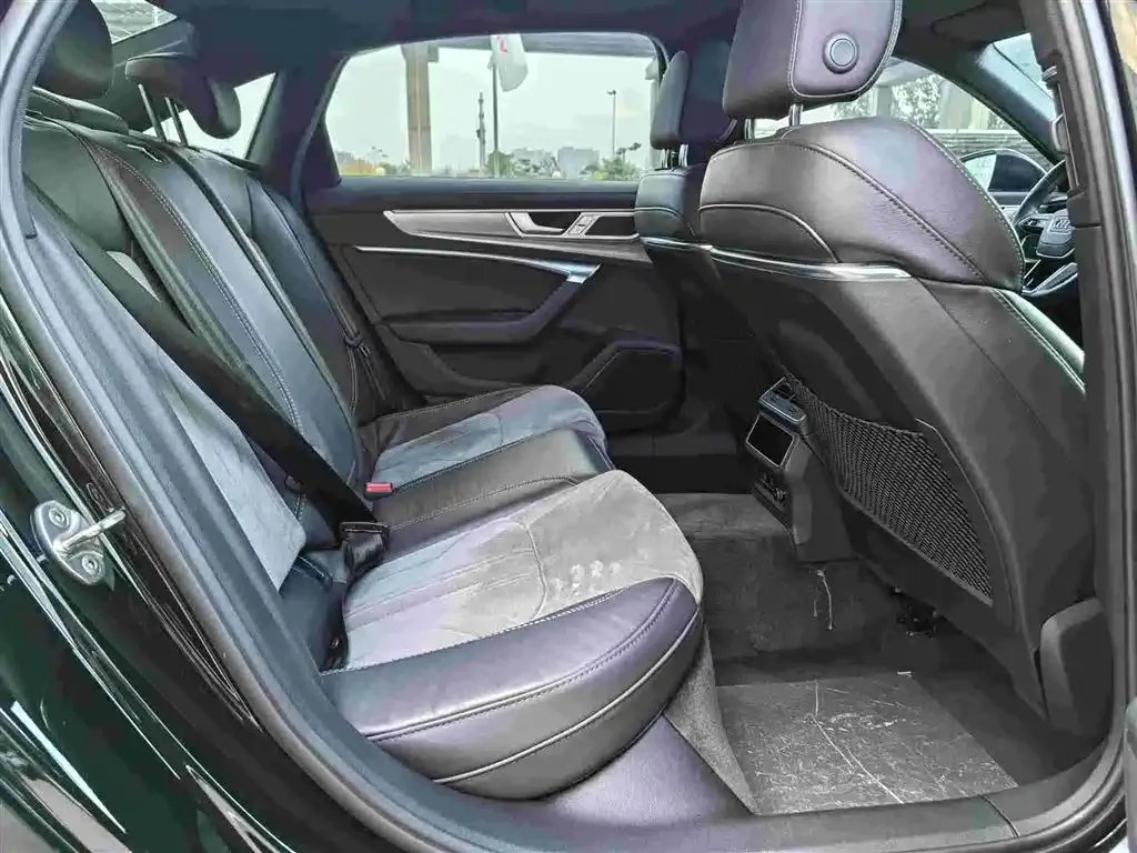Audi A6L 2023 из CN, фото 5