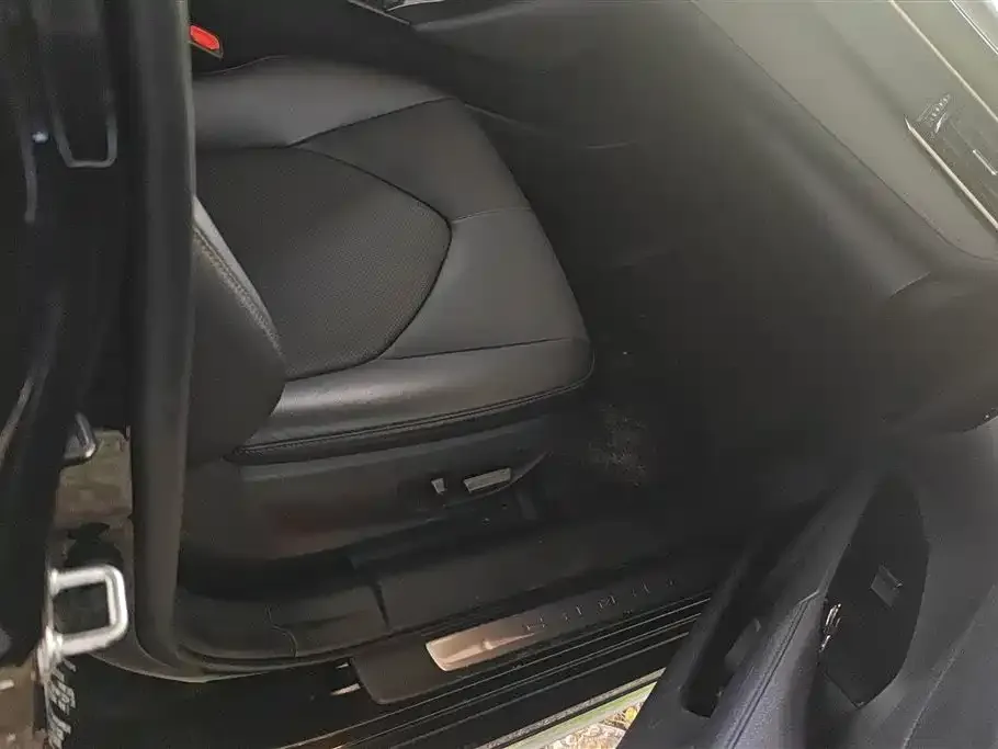 Toyota Camry 2023 из CN, фото 3