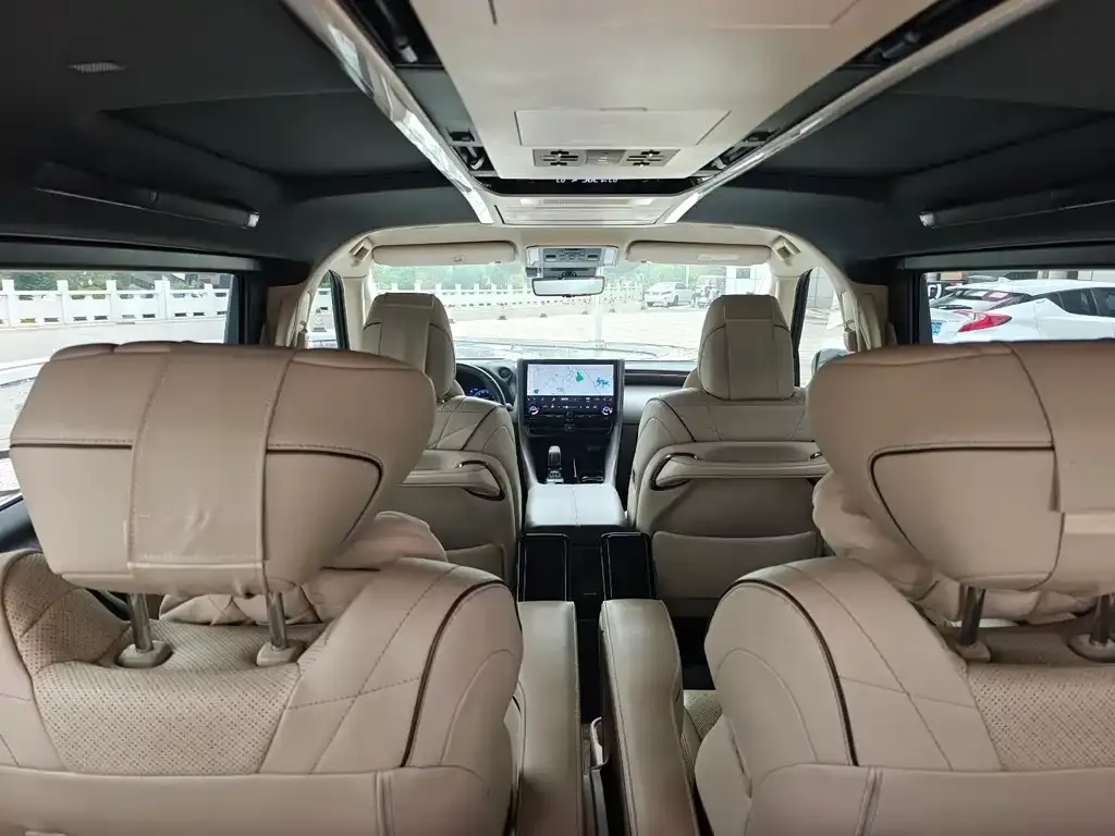 Toyota Vellfire 2024 из CN, фото 9