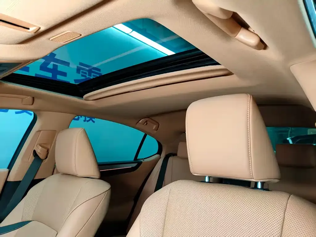 Lexus ES 2025 из CN, фото 6