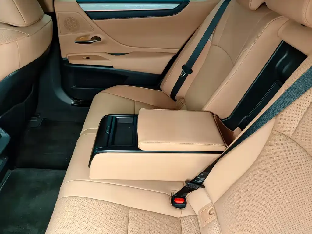 Lexus ES 2025 из CN, фото 9